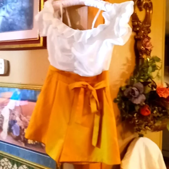 Cute Romper size Small - Picture 1 of 13